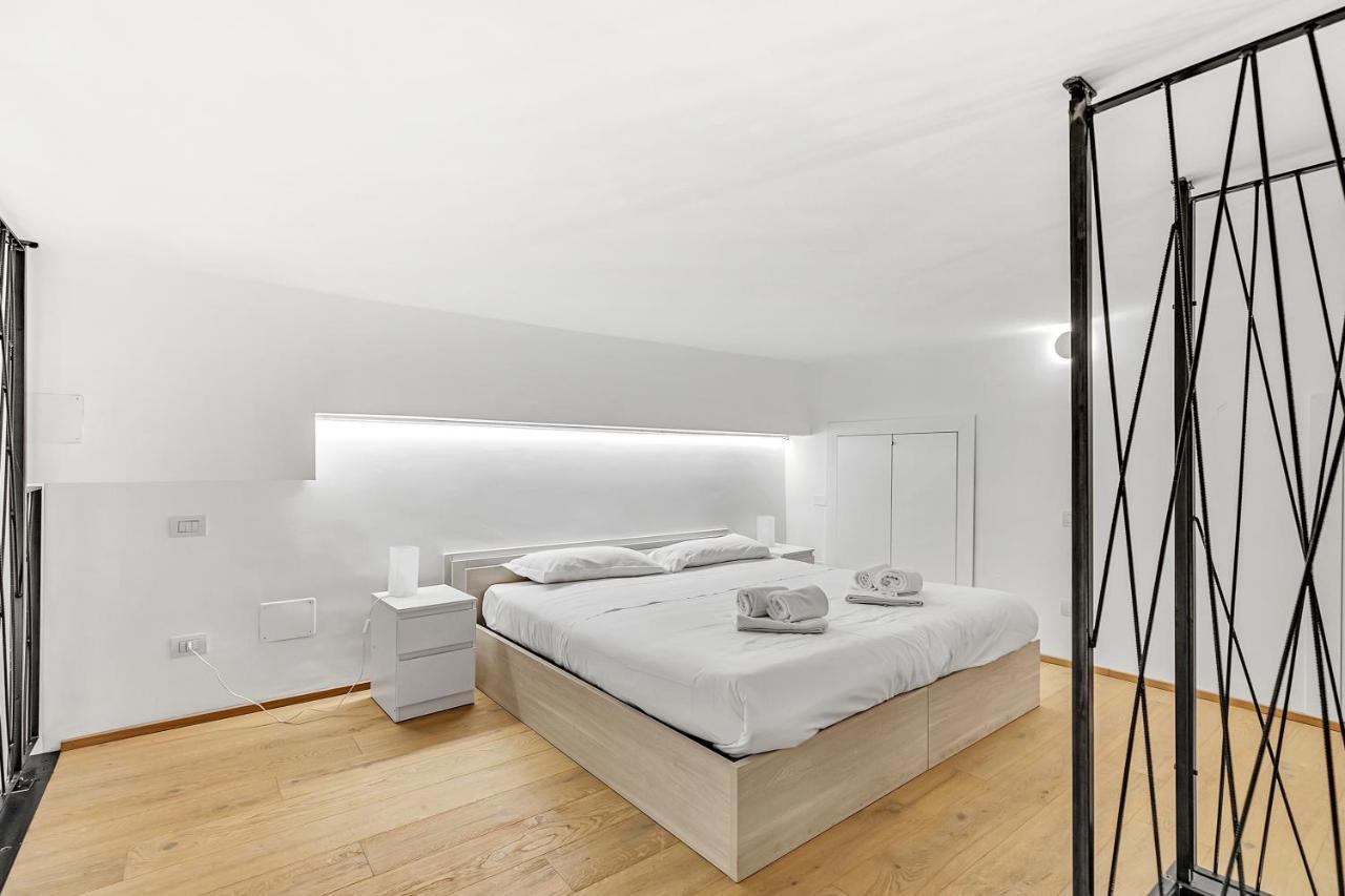 Loft Spritz Nel Centro Di Milano, Via Sottocorno, Porta Vittoria, Milan
